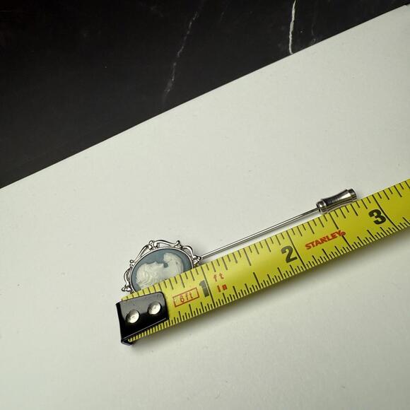 Signed Trifari Blue Cameo Face Of Lady Silver Tone Lapel Stick Pin - Picture 8 of 11